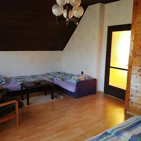 Hera Vendeghaz Apartmán *