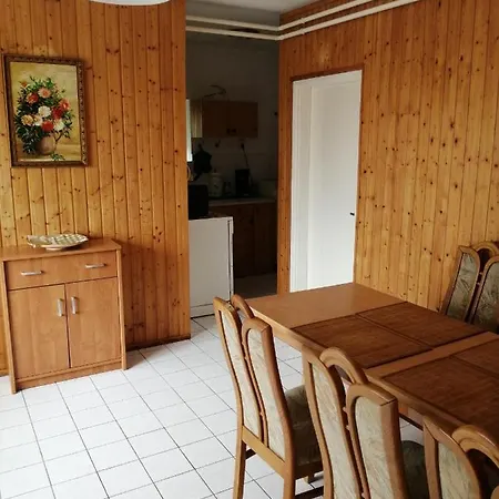 Hera Vendeghaz Apartmán *